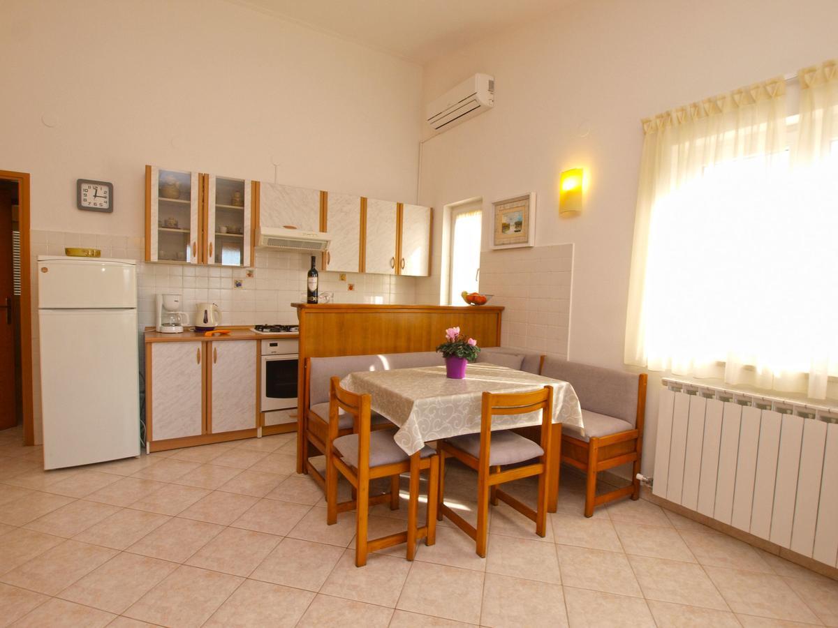 Apartments Iva 1534 Pula Ngoại thất bức ảnh